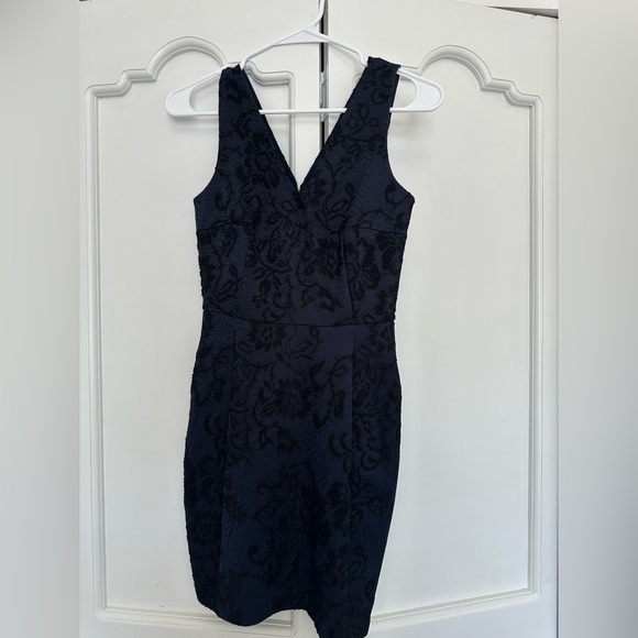 Navy lace dress - Picture 2 of 4